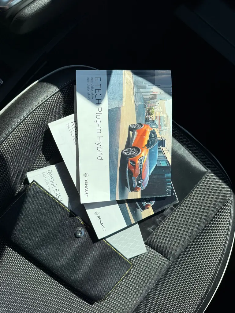 Renault CAPTUR (E-TECH PLUG-IN HYBRID) 160 INTENS afbeelding 21