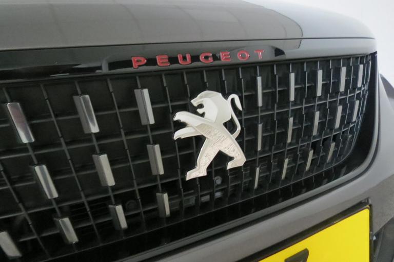 Peugeot 2008 1.2 110 pk PureTech GT-Line Allure l Pano l PACK CONNECT afbeelding 15