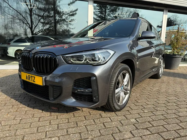 BMW X1 XDrive25e eDrive M Sport l Head-up l Leder afbeelding 2