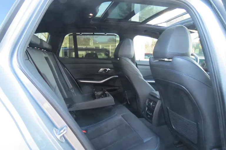 BMW 3 Serie Touring 330e LCI M-SPORT PRO afbeelding 17