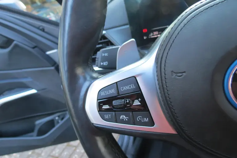 BMW 3 Serie Touring 330e LCI M-SPORT PRO afbeelding 26