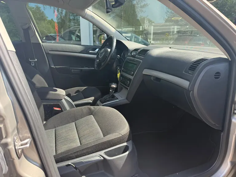 Skoda Octavia Combi 1.2 TSI Elegance Automaat l Xenon afbeelding 7