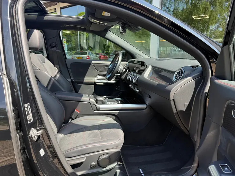 Mercedes-Benz GLA 250 e AMG Line I Panoramadak I Multibeam afbeelding 9