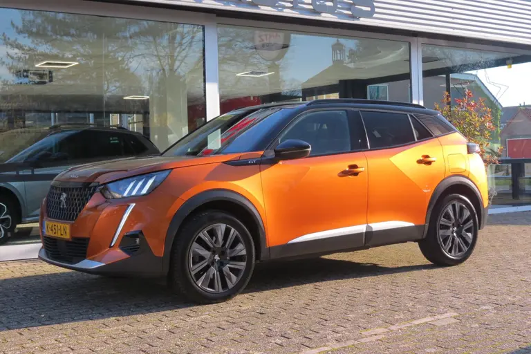 Peugeot 2008 1.2 PureTech 155 pk GT FOCAL-Sound l Pano-dak l Leder afbeelding 26