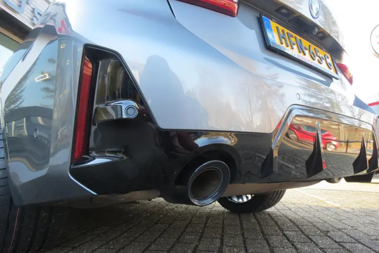 BMW 3 Serie Touring 330e LCI M-SPORT PRO afbeelding 9
