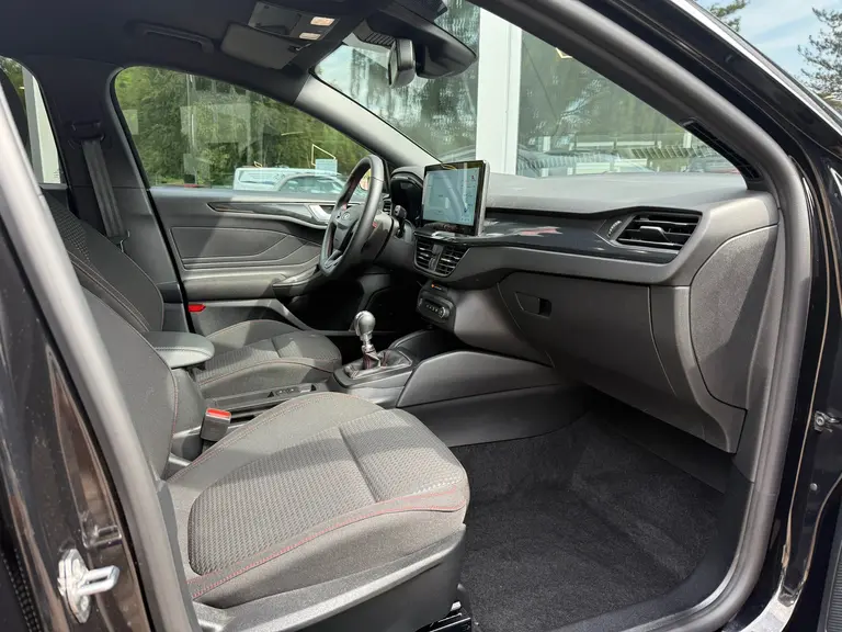 Ford FOCUS Wagon 1.0 EcoBoost Hybrid ST Line l BLIS l Winter pack l ACC l Cam afbeelding 6