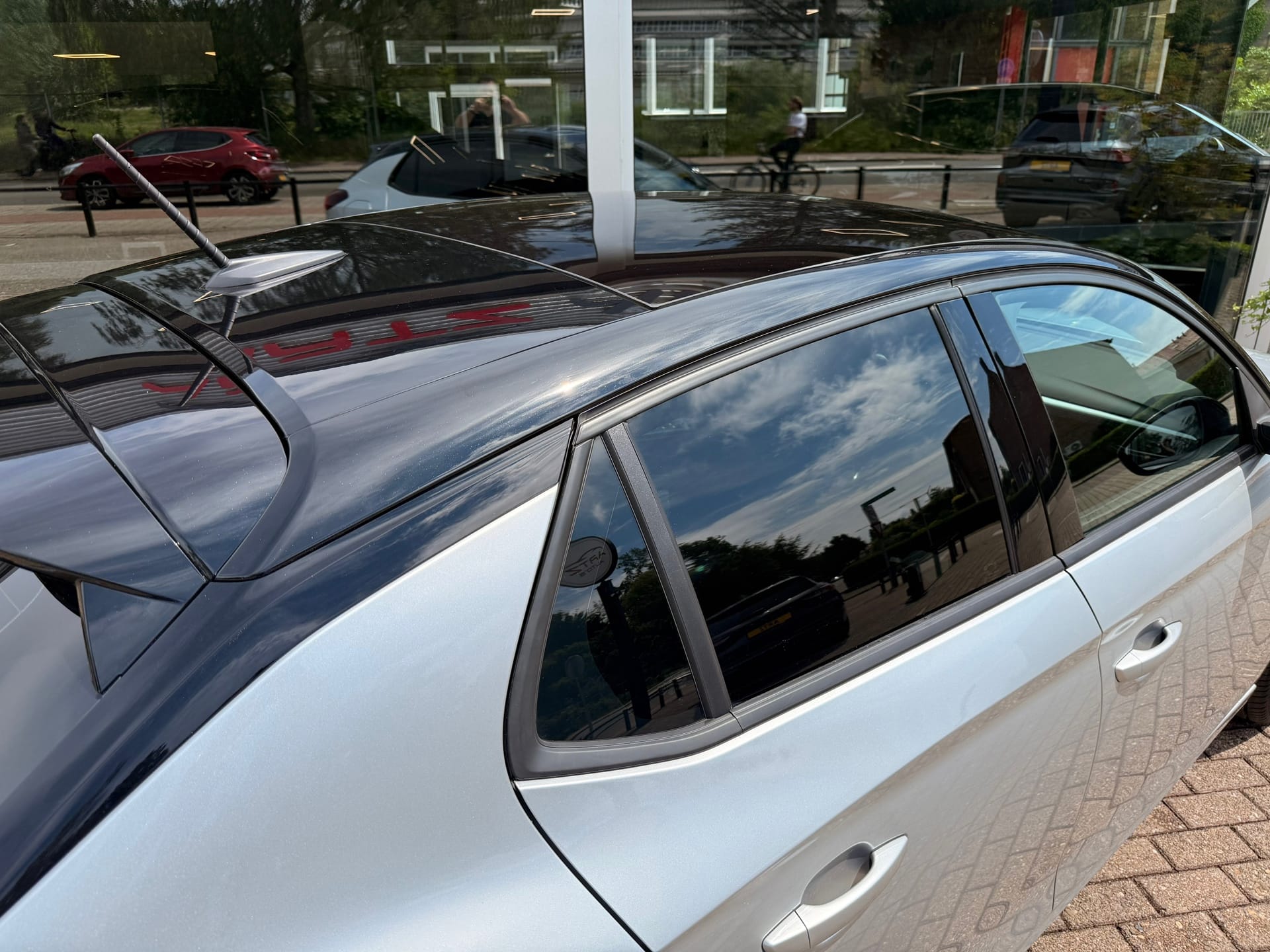 Opel Corsa 1.2 GS l Panoramadak l LED l Carplay l Winter pack l Blind-spot afbeelding 16