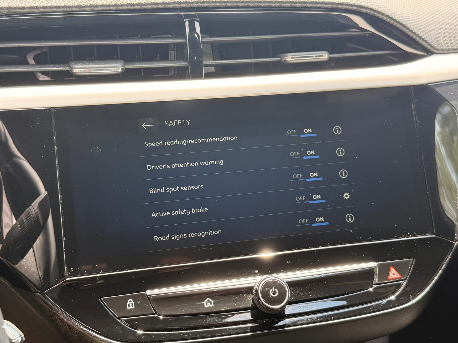 Opel Corsa 1.2 GS l Panoramadak l LED l Carplay l Winter pack l Blind-spot afbeelding 21