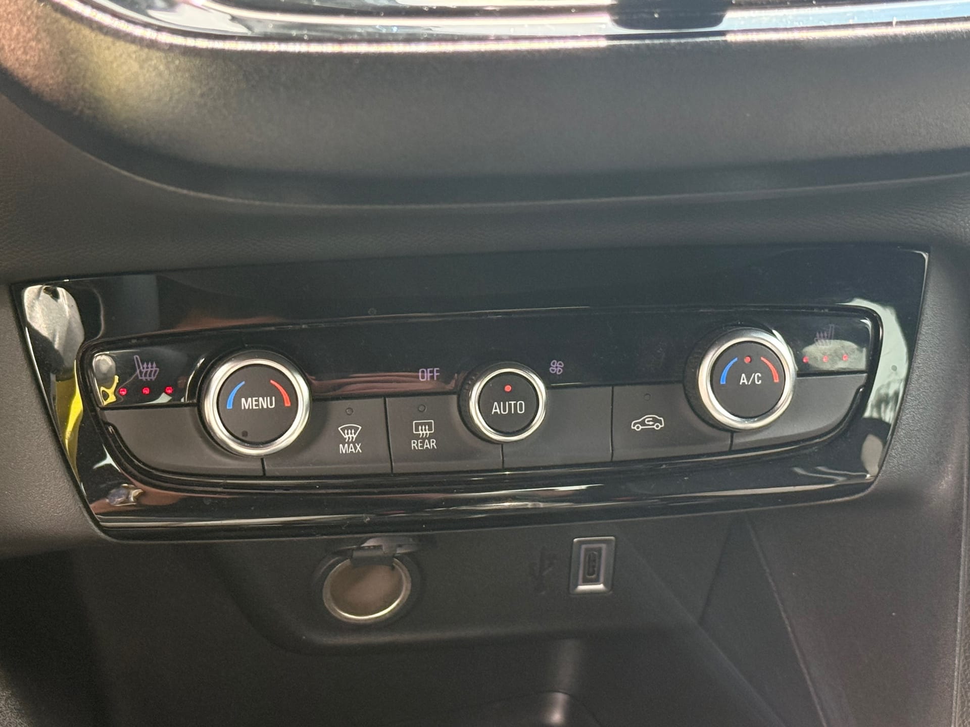 Opel Corsa 1.2 GS l Panoramadak l LED l Carplay l Winter pack l Blind-spot afbeelding 23