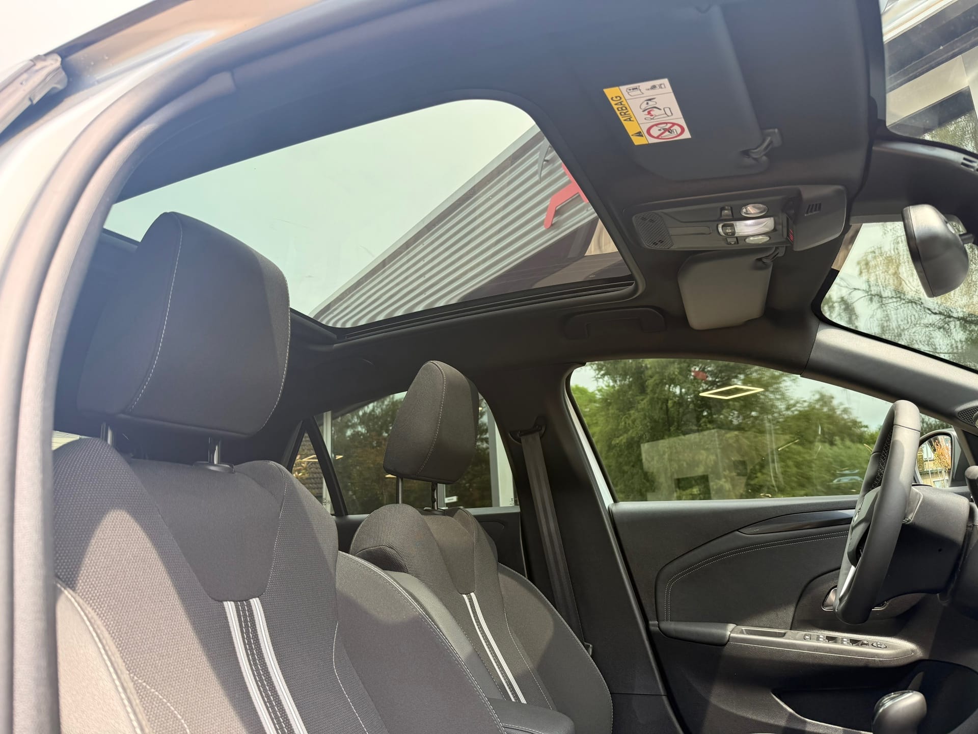 Opel Corsa 1.2 GS l Panoramadak l LED l Carplay l Winter pack l Blind-spot afbeelding 5