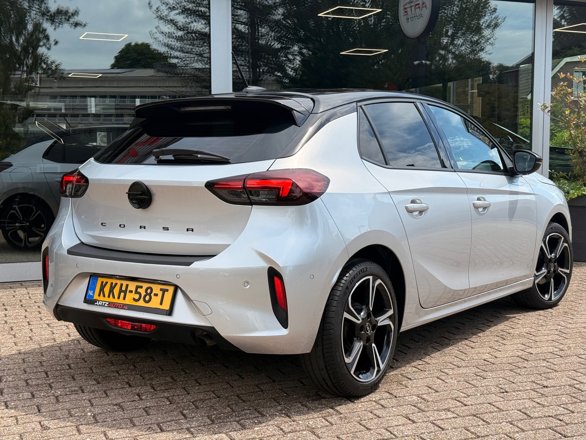 Opel Corsa 1.2 GS l Panoramadak l LED l Carplay l Winter pack l Blind-spot afbeelding 7